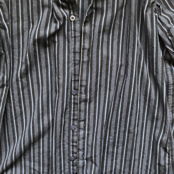 Bongo shirt any 2/$15 - Picture 3 of 6